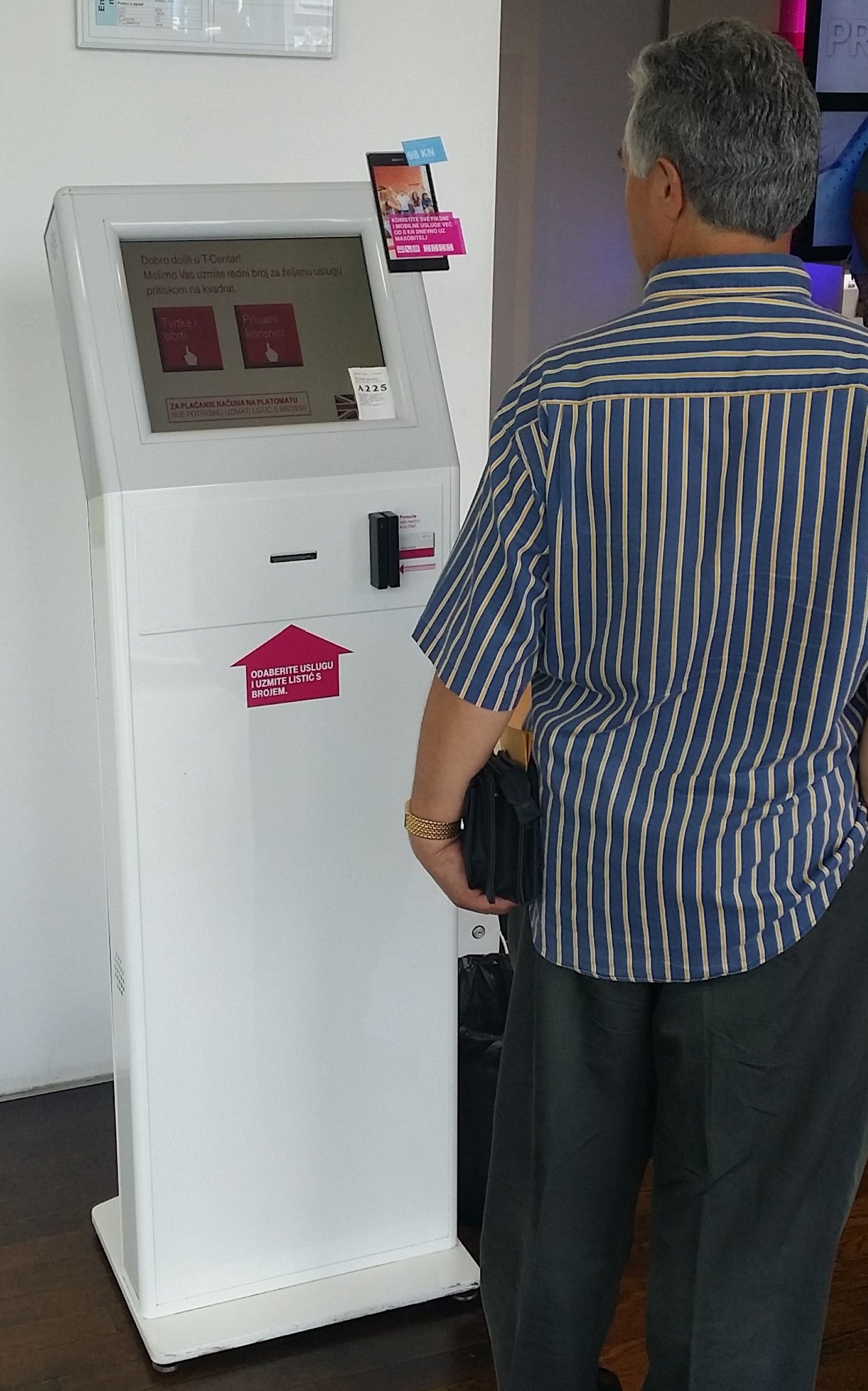 Redomat info kiosk with touch screen – Dodirnik