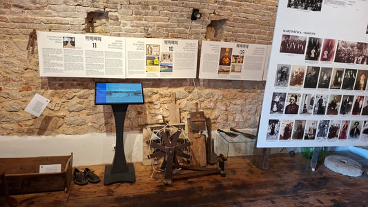 Example of setting up a freestanding interactive kiosk for displaying information Museum. Island of Cres ASSOCIATION ZU MAGRIŽ
