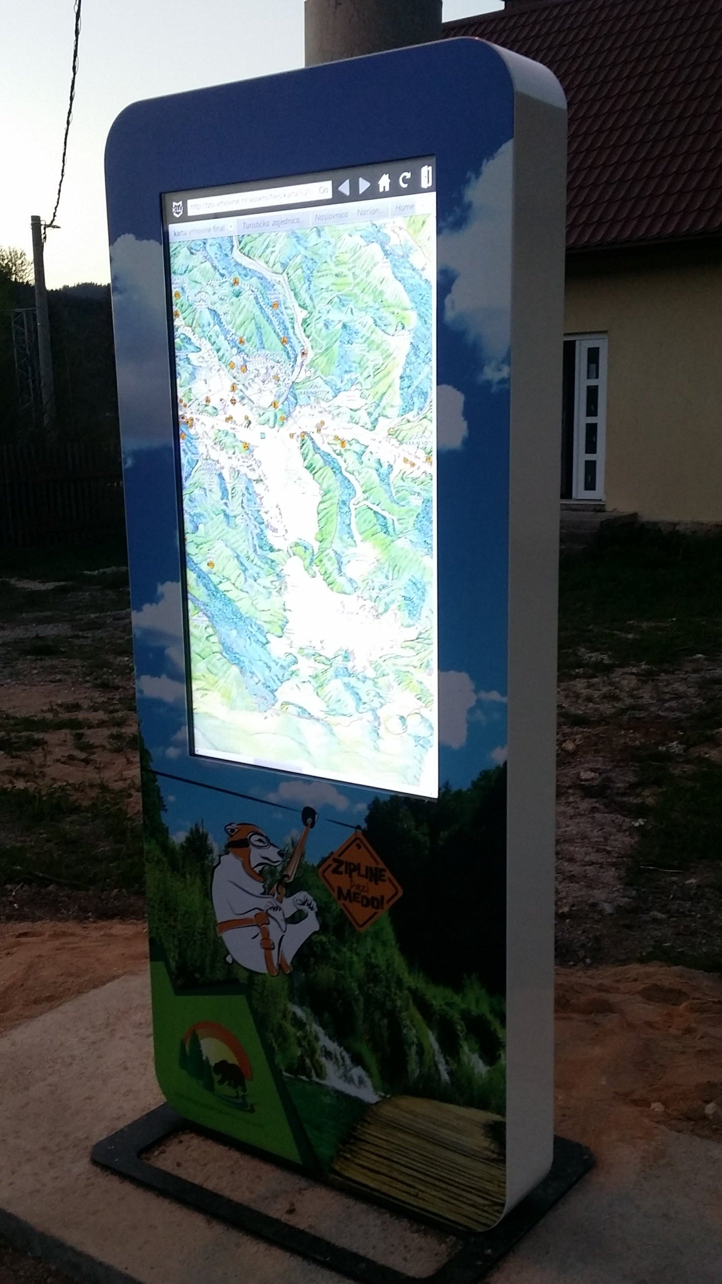 Dodirnik Totem 55 - Interactive Outdoor Info Kiosk