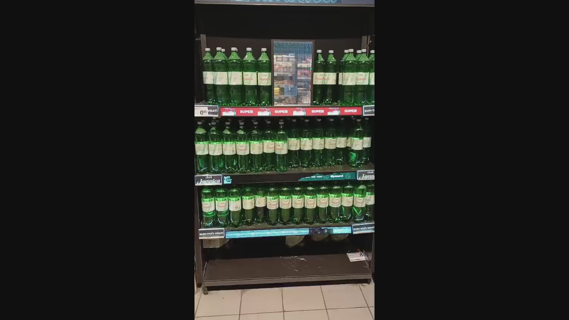 Stretch bar display Jamnica